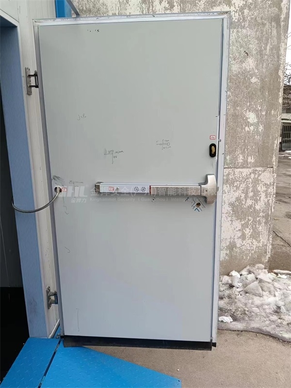 集裝箱冷庫房安全出口刷臉門禁聯(lián)動電動推桿鎖